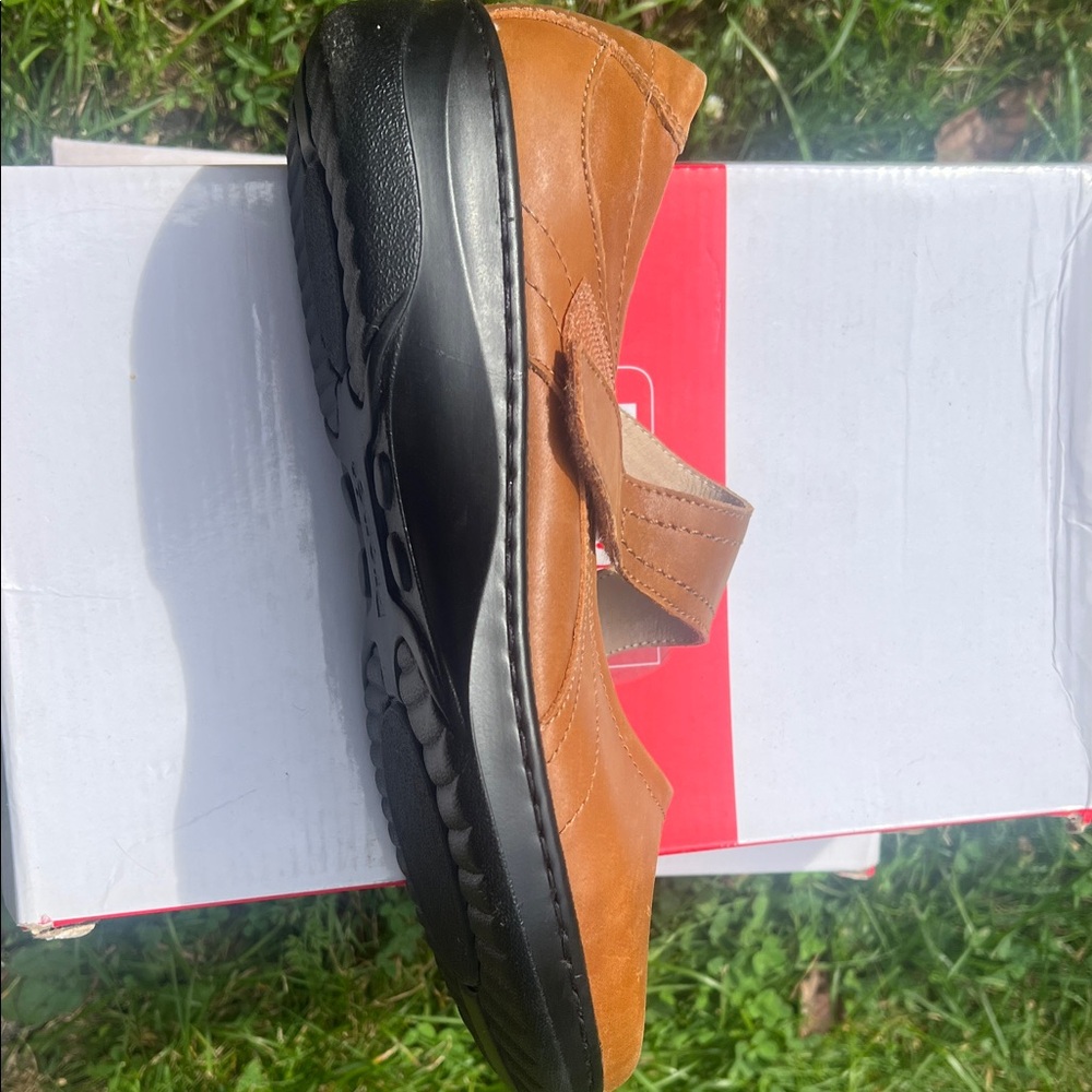 Propet Women's Brown Flats with Velcro enclosure - Picture 2 of 3